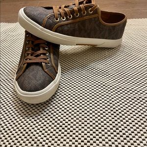 Michael Kors Logo Boerum Brown Lace Up Sneakers Size 8.5